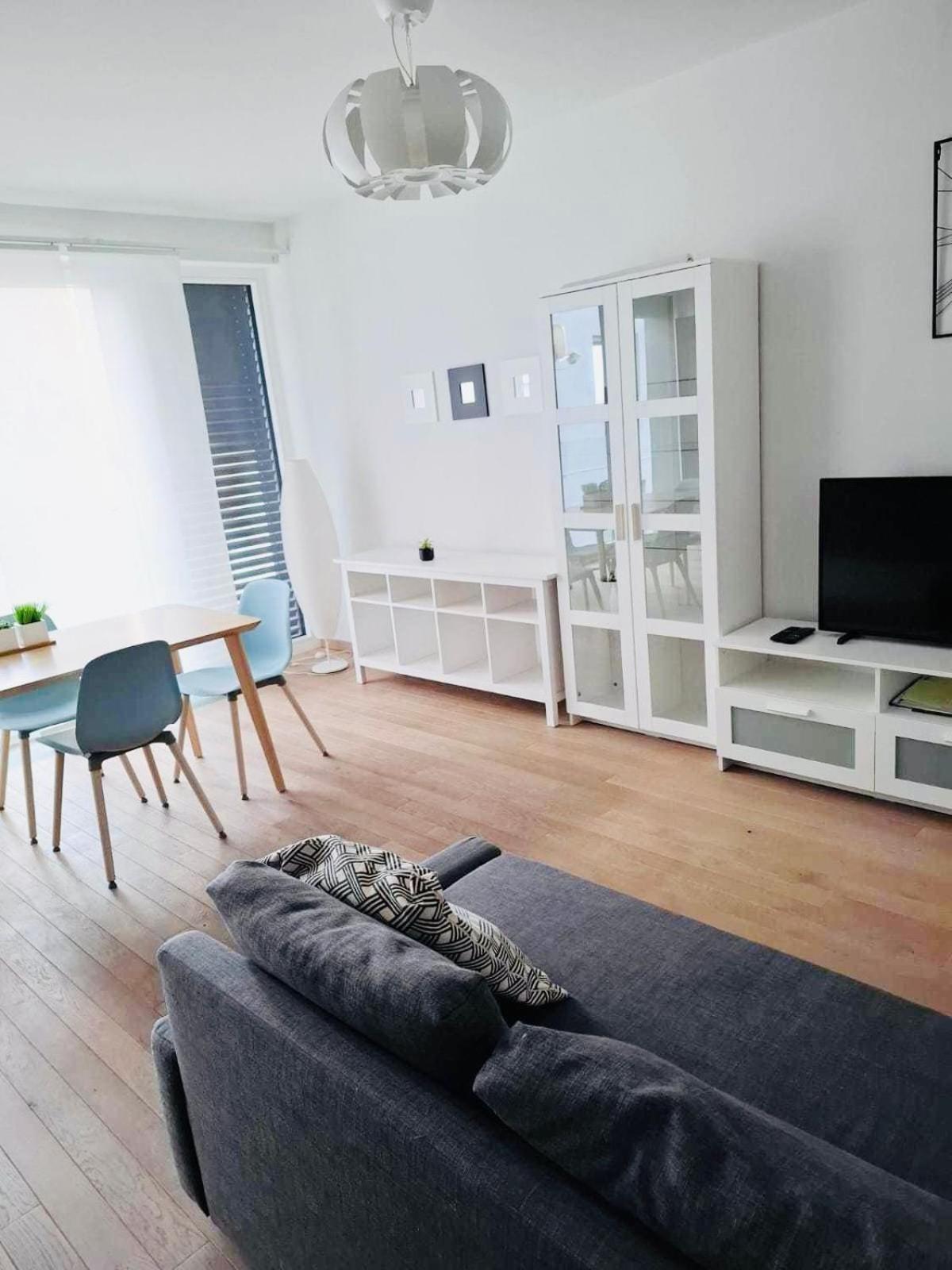 Apartamento Bright And Welcoming 2 Bedrooms In Center *